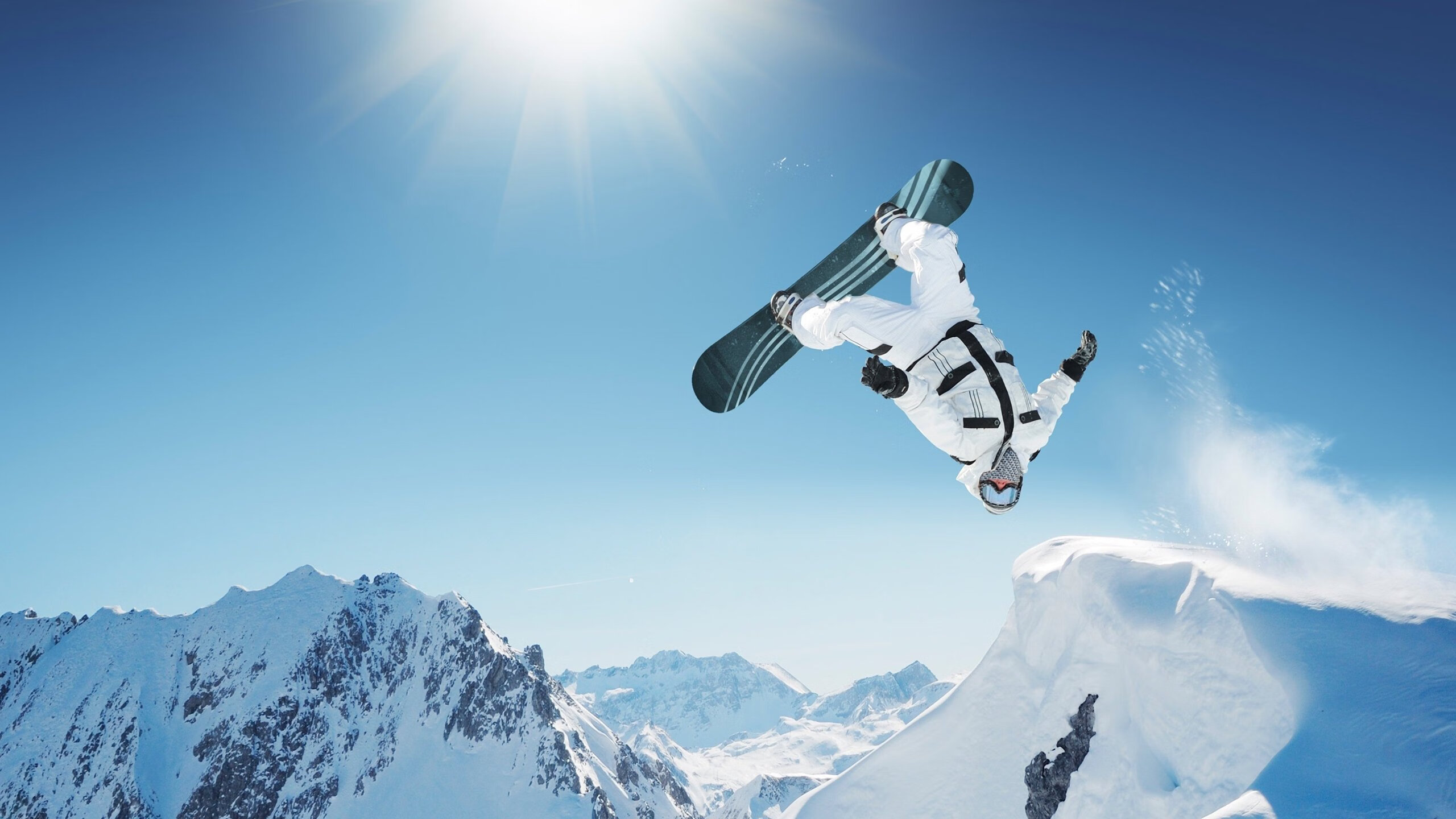 多位球员入选全明星赛成为年度表现认可的重要标志，全明星赛十佳球